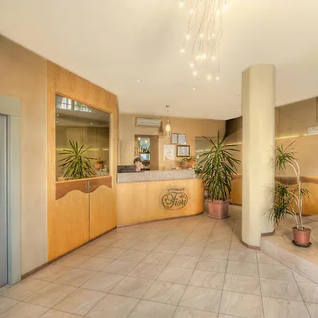 Dei Fiori 3* באוונו